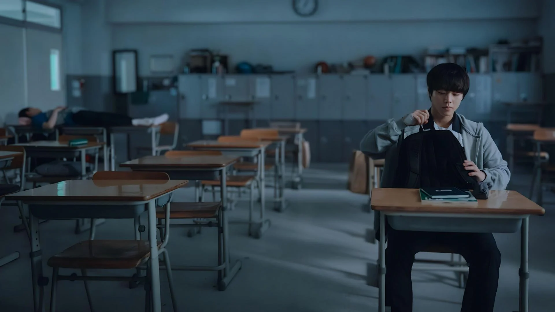 Người Hùng Yếu Đuối 2