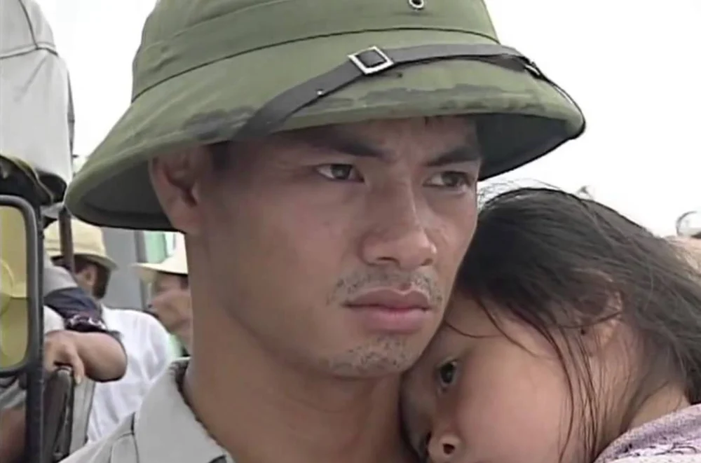 Sóng Ở Đáy Sông